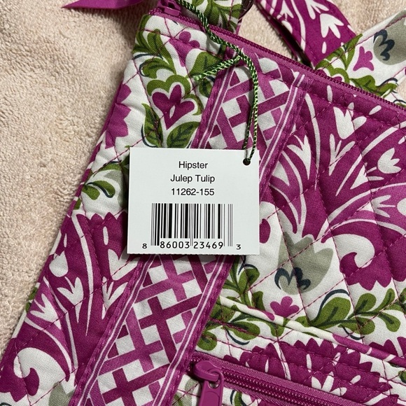 Vera Bradley Julep Tulip Crossbody Hipster NWT - Picture 9 of 9